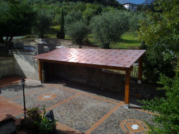Tettoia in legno
